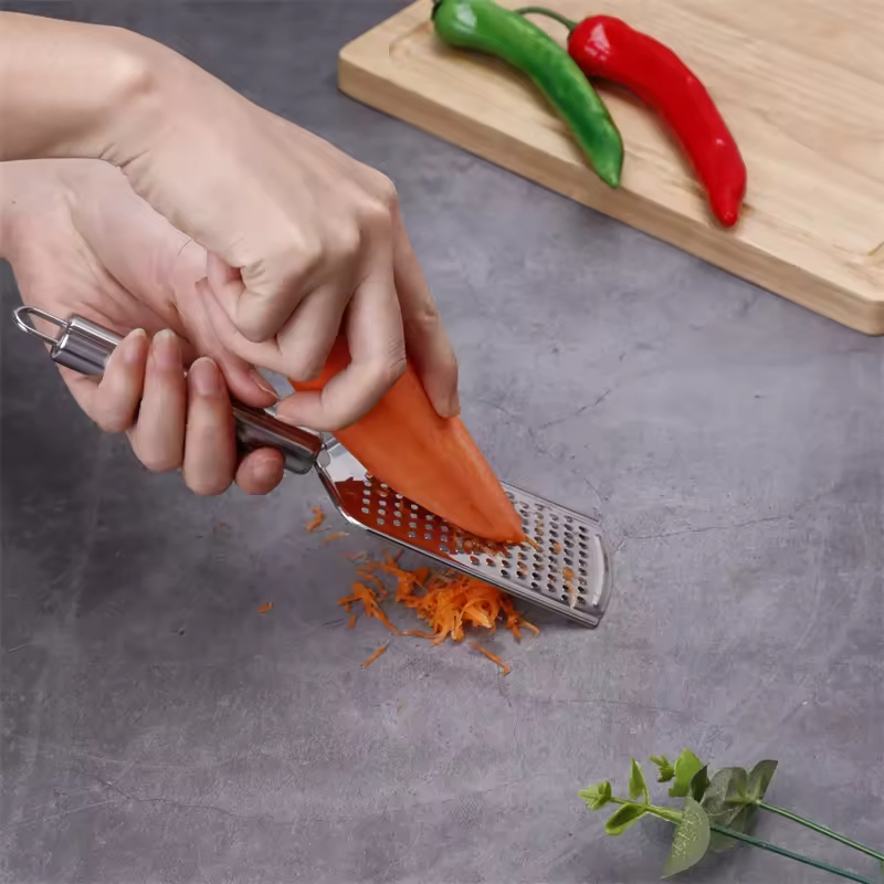 Многофункциональная тёрка для сыра и овощей