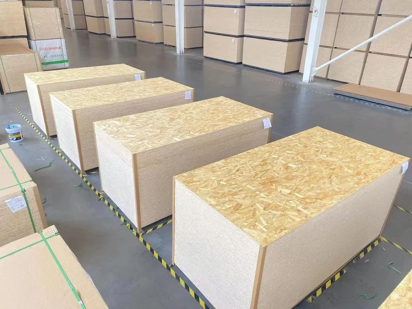 Moisture Proof Environmentally Friendly OSB E0 Grade Oriented Strand Board for Cabinets