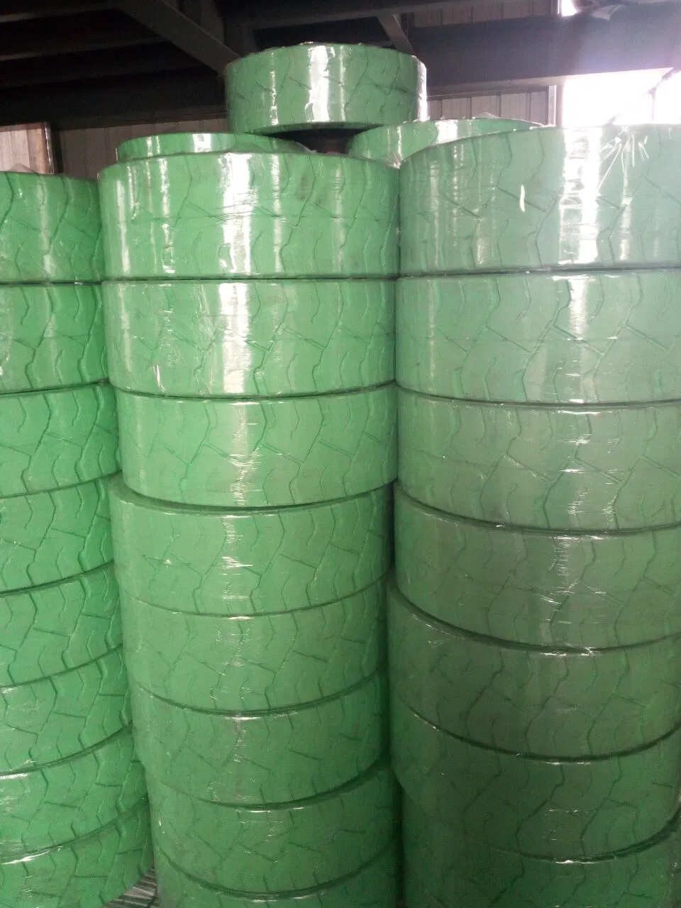 Шины цельнолитые 15x5, 16x5 для подъемников