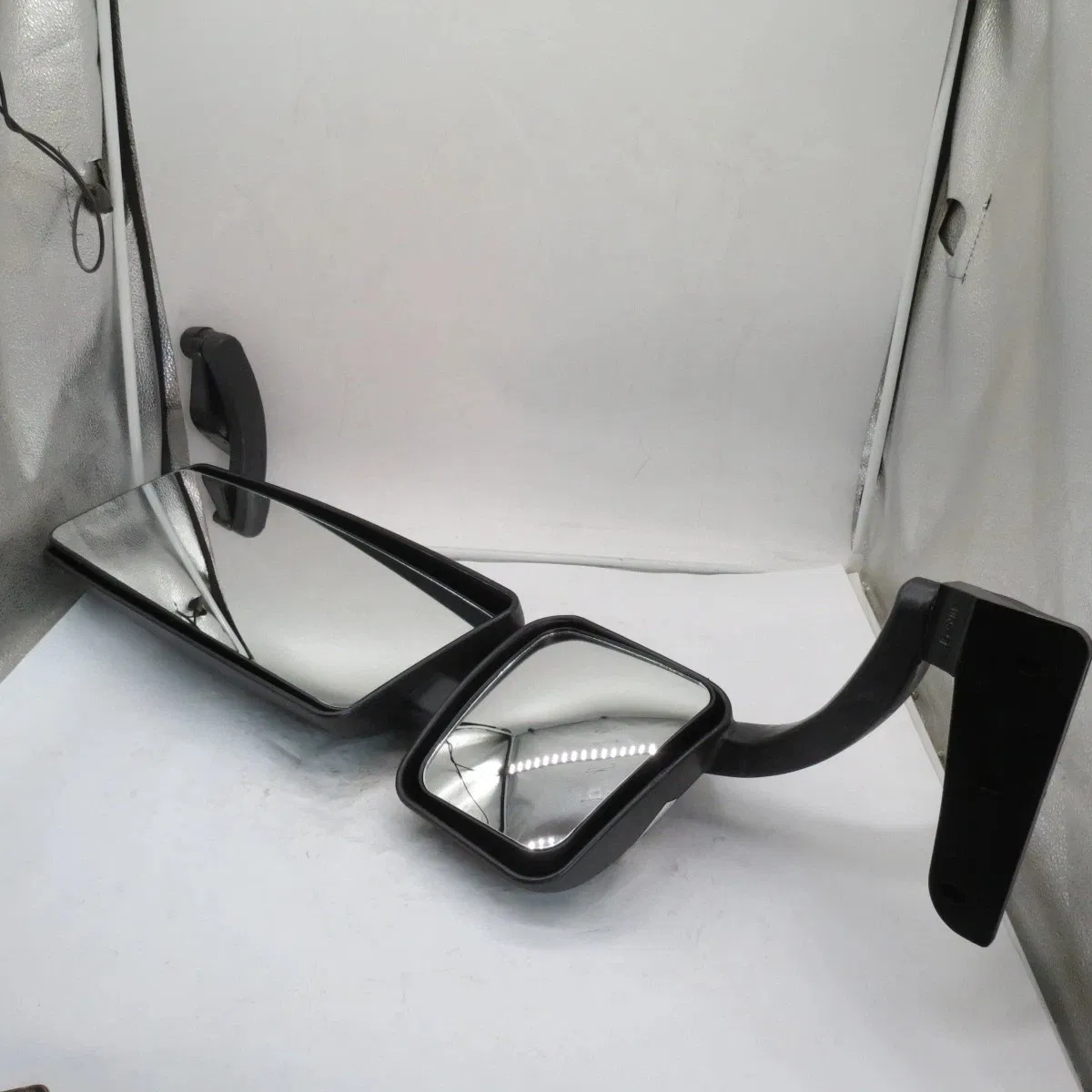 Sinotruk HOWO Truck Parts, Side Mirror (Rearview Mirror) WG1642770001, WG1642770003