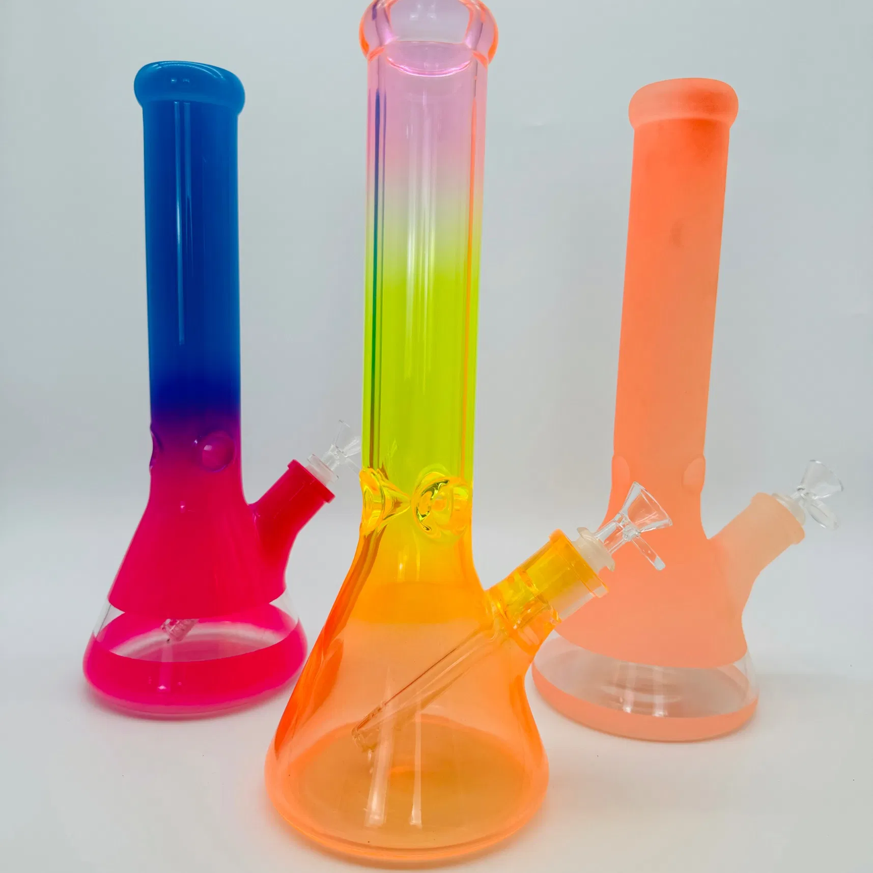 Artisan Crafted Glass Water Pipe for Ultimate Smoking Experience