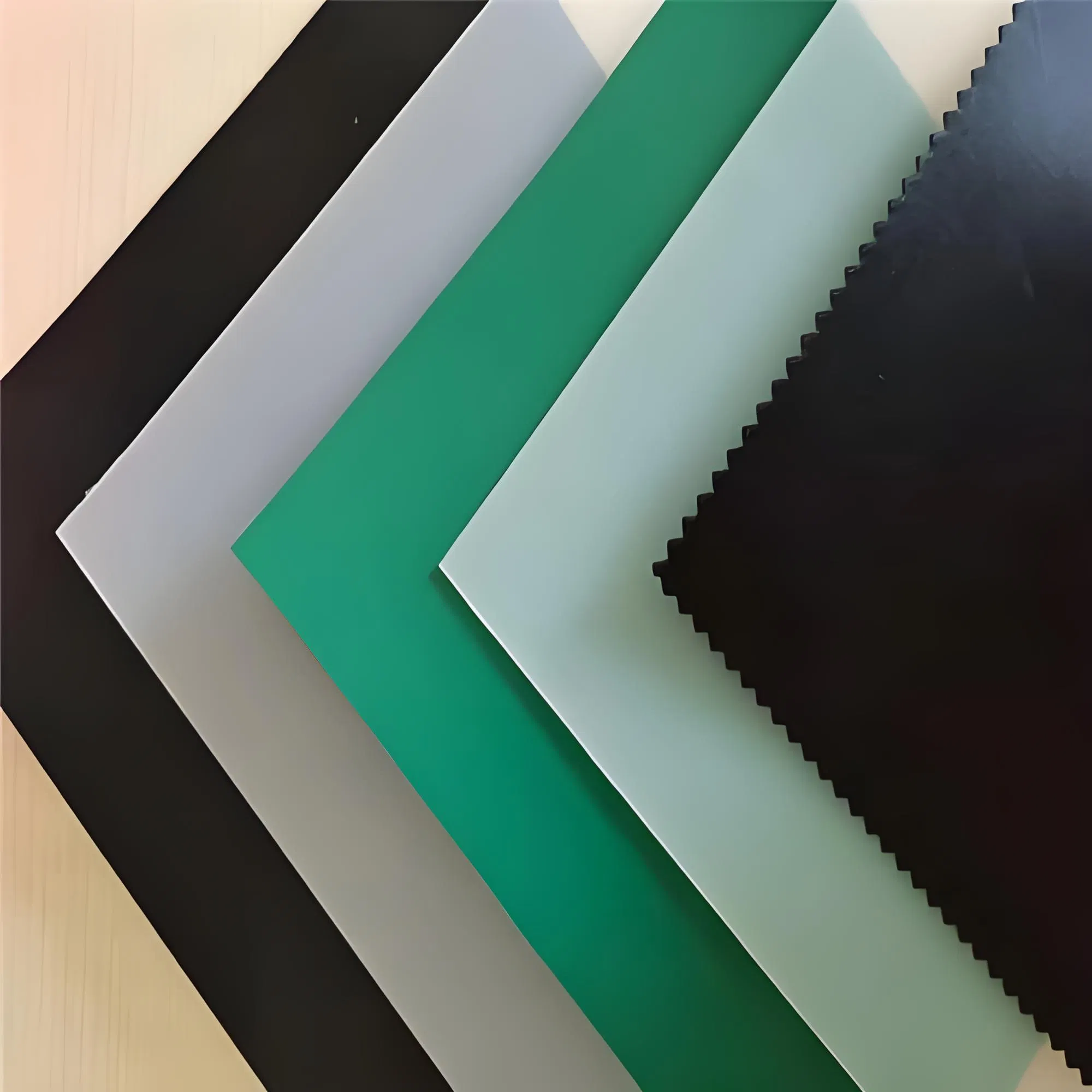 0.5mm 0.75mm 1.0mm 1.5mm 2.0mm Smooth or Textured Surface HDPE Geomembrane