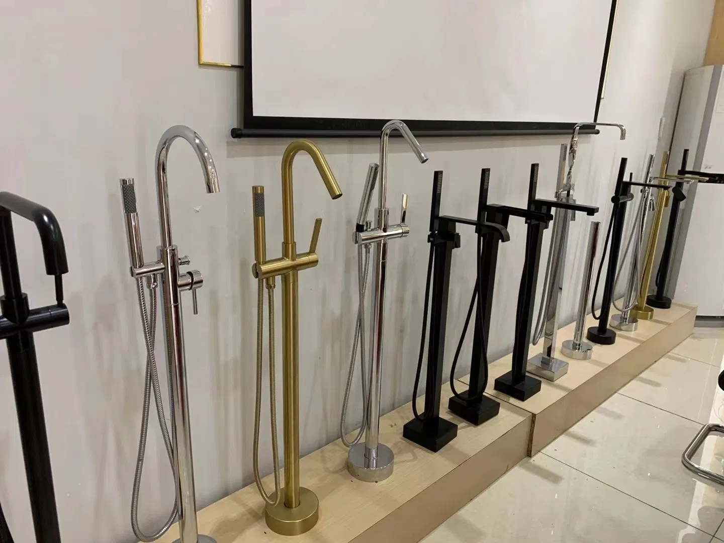 Modern Wall Mounted Concealed Gold Thermostatic Shower System Set for Bathroom