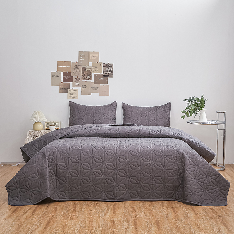 Factory Price 3PCS Quilting Solid Color Microfiber Bedspread with Two Pillowcases for Coverlet Bed Cover Set
