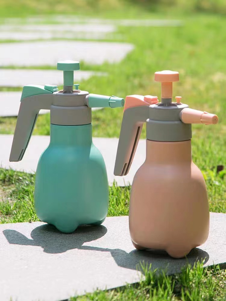 Wholesale 1 Liter Household Sprayer Pneumatic Watering Can Garden Tools
