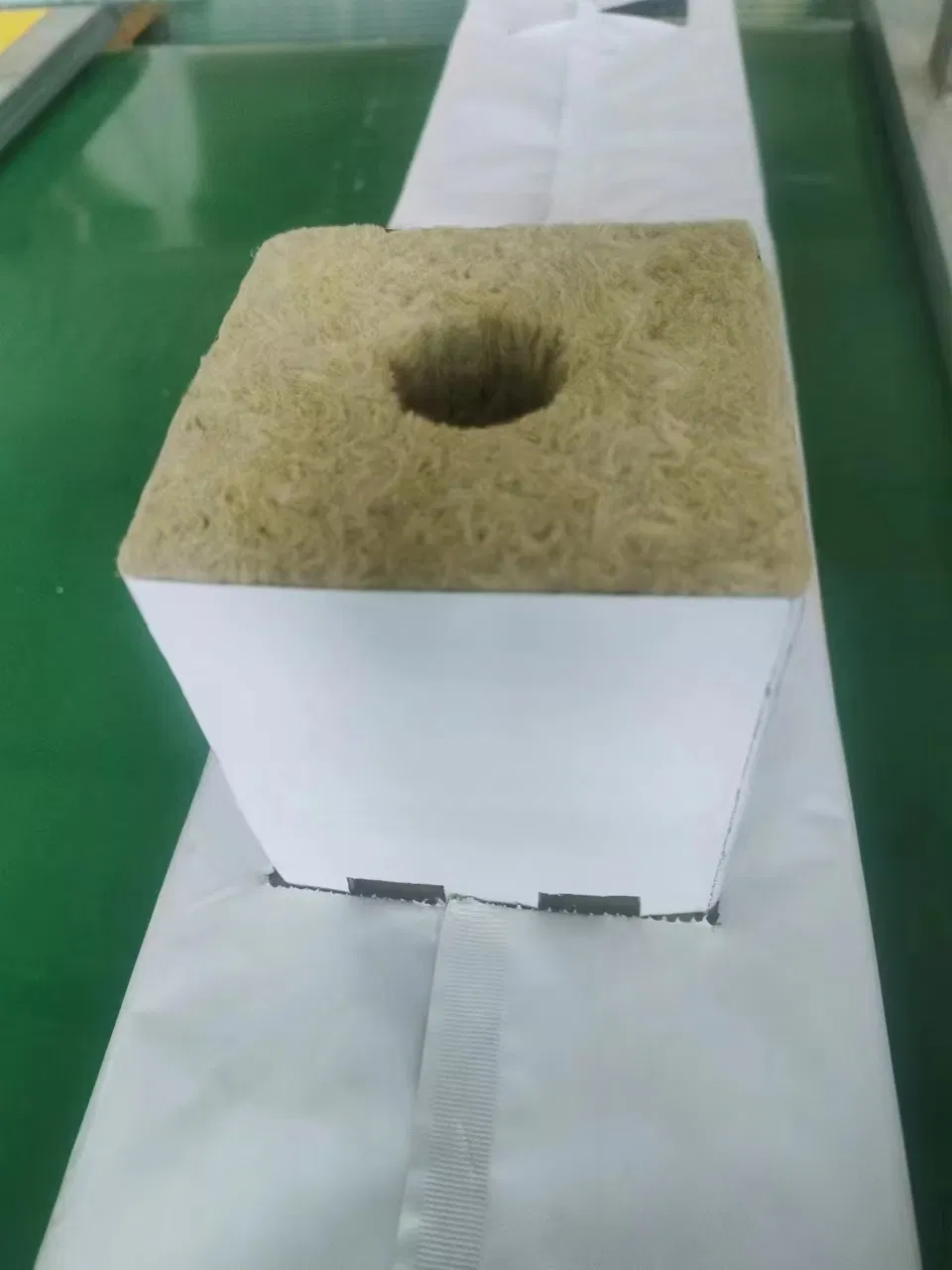 Hydroponics Vertical 7.5cm Garden Rockwool Cubes for Hydroponic Growing