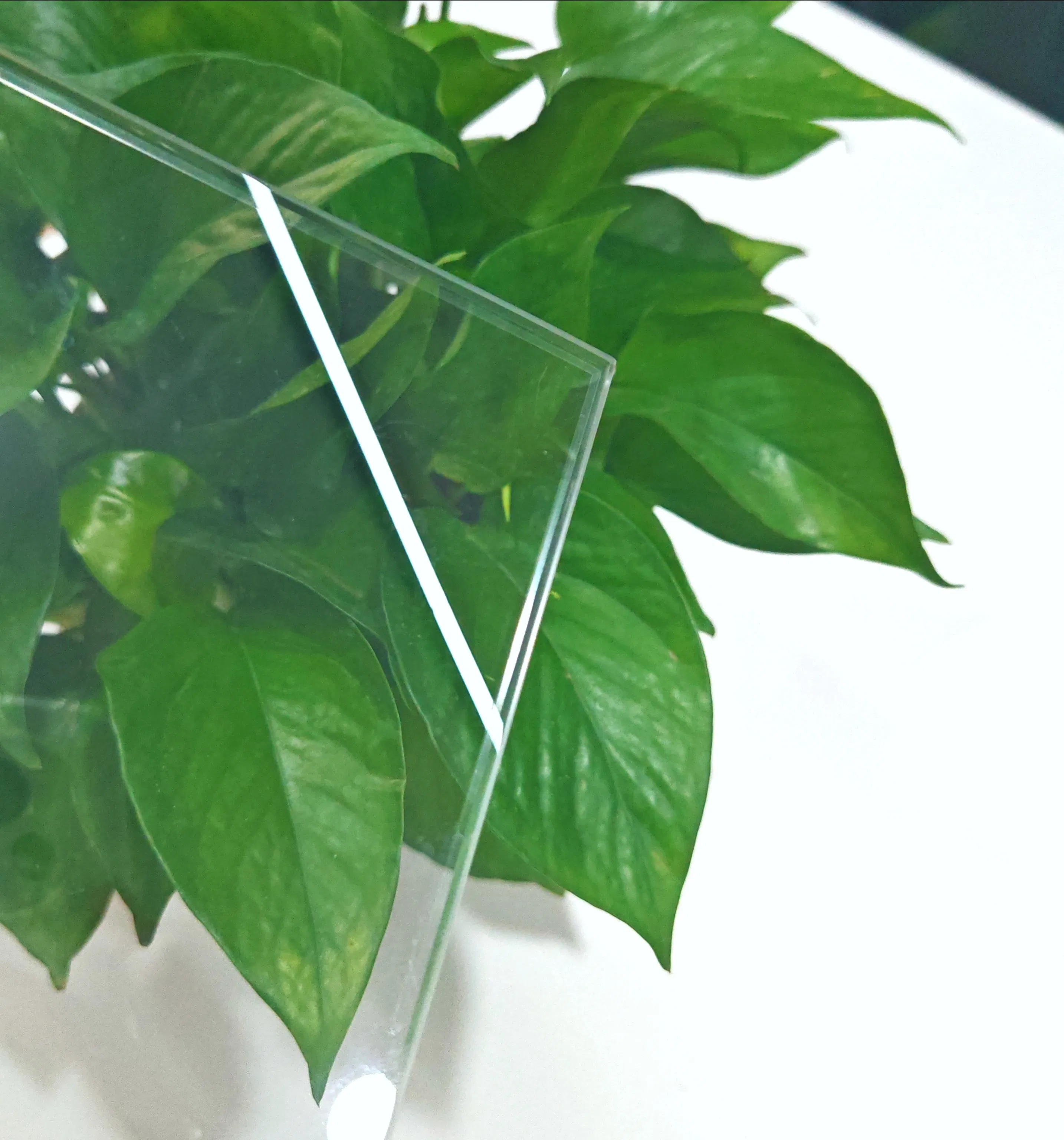 5mm 98% High Transparency Low Iron Ultra Clear Glass for Watch Cover