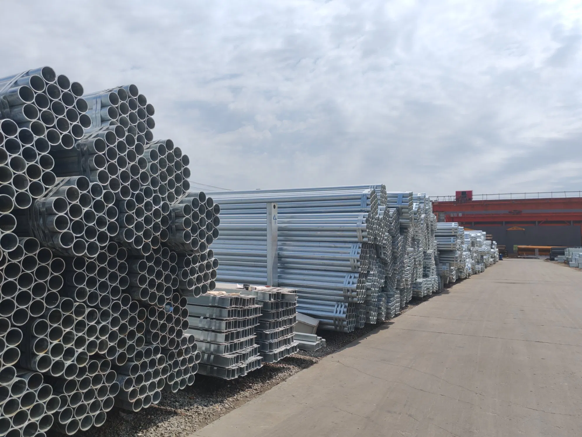Reliable Galvanized Steel Scaffolding Pipe for Heavy Loads