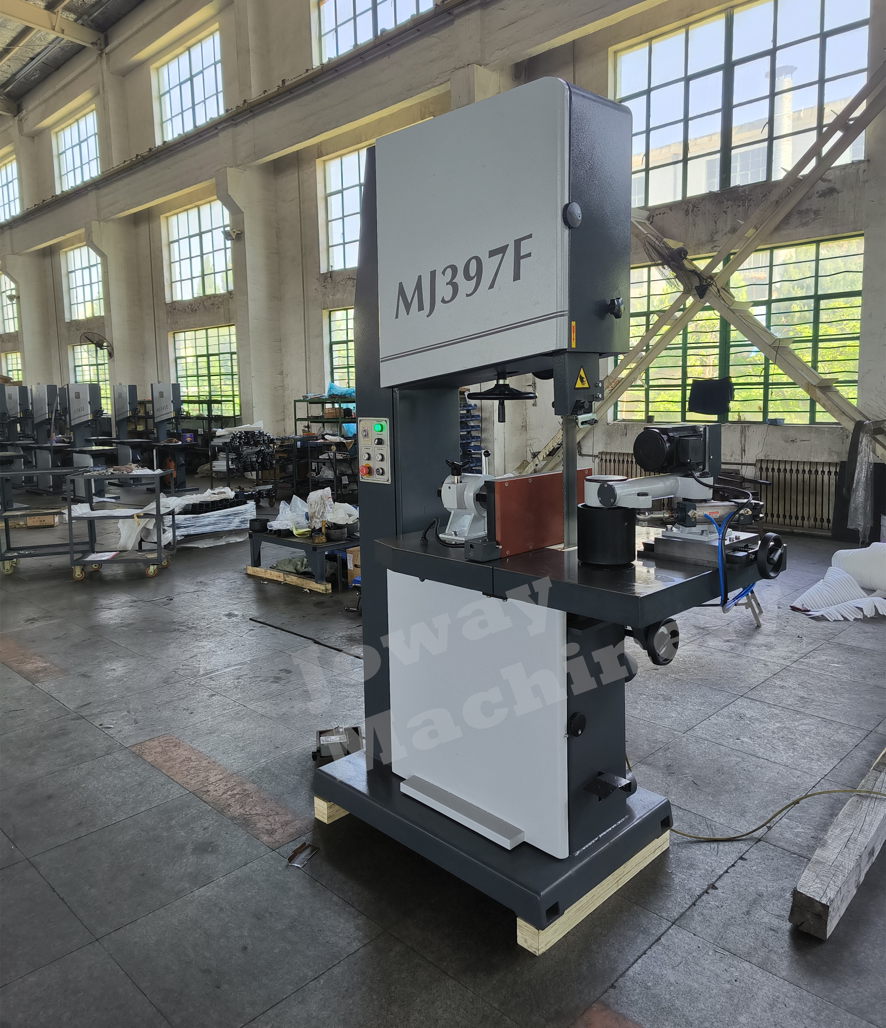 Ленточная пила вертикальная 24 дюйма универсальная дерево металл MJ345E