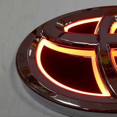 Светодиодная эмблема на решетку радиатора 5D, 12В