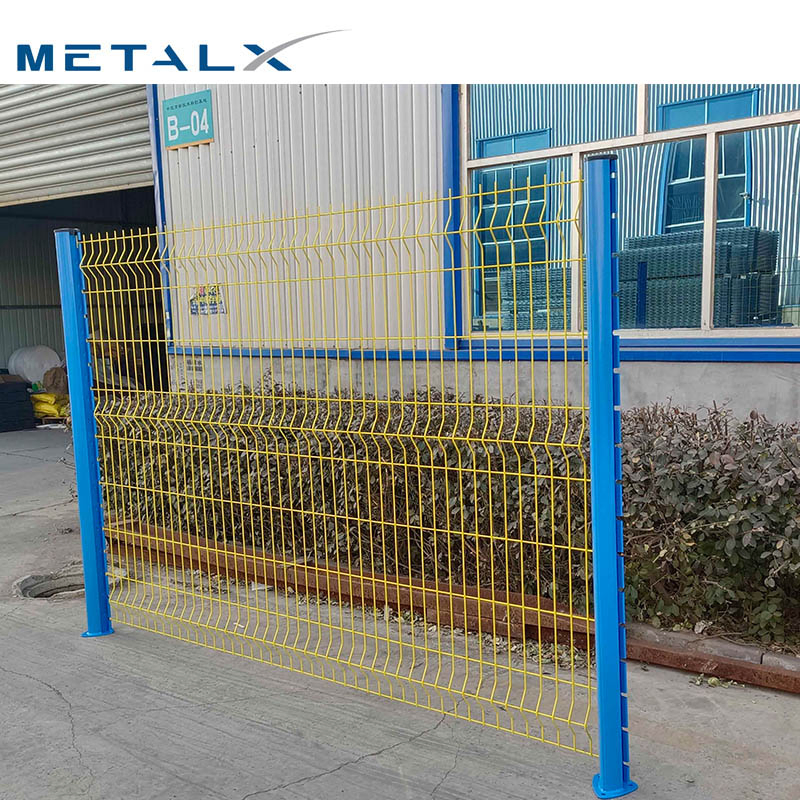 Factory Galvanized Steel 50X200mm PVC Coated Triangle 3D Welded Bending Curved Mesh Wire/BRC V Metal Fencing/3D Fence for Perimeter Security/Farm/Garden