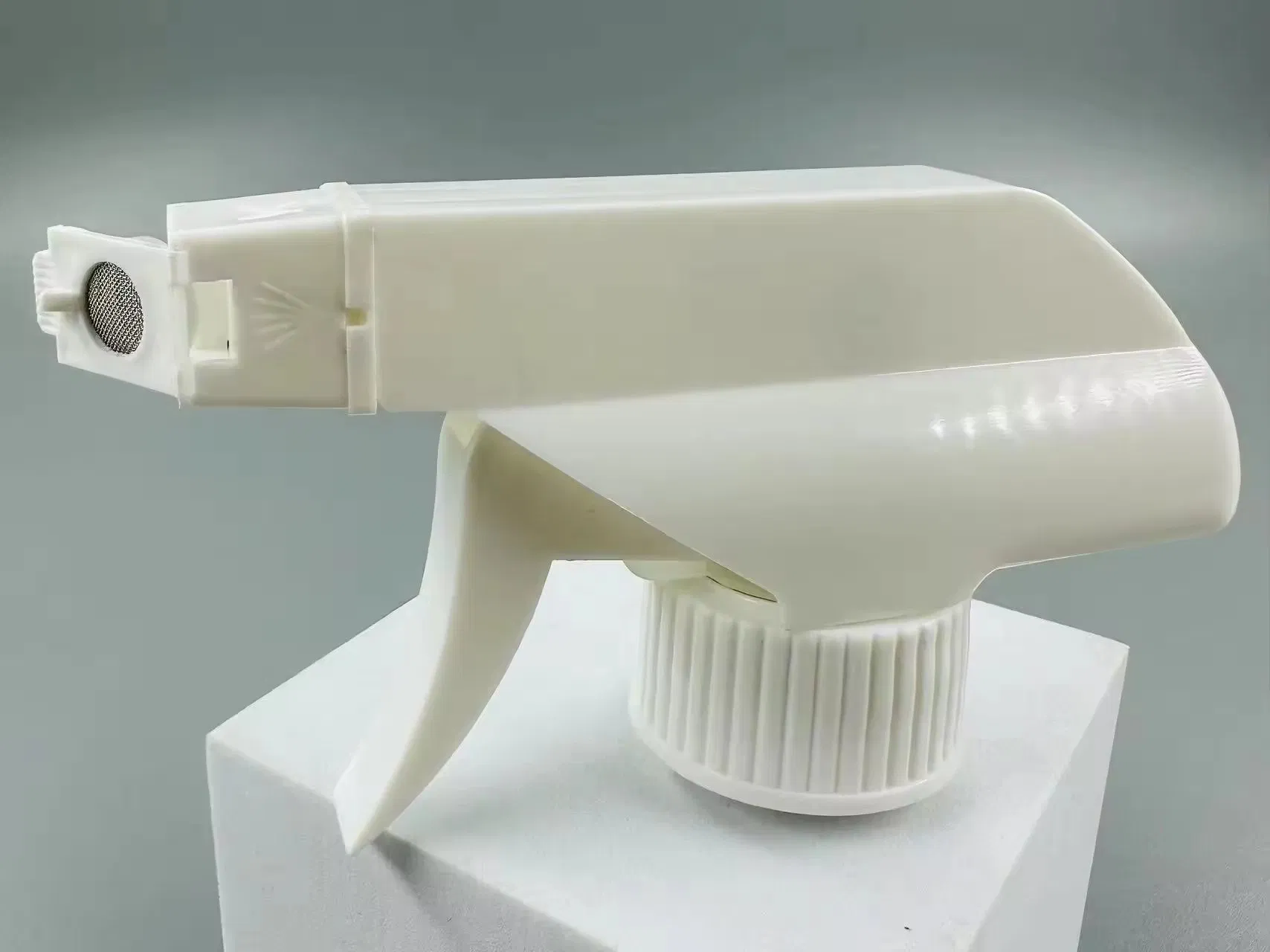 Versatile 28/400 28/410 28/415 Plastic Trigger Sprayer for Effortless Surface Cleaning