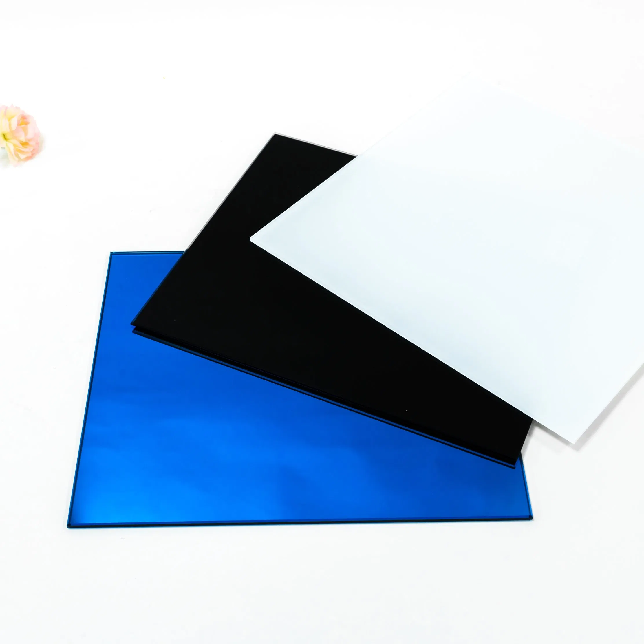 Vibrant Paint Glass Backboard for Stylish Kitchen Spaces