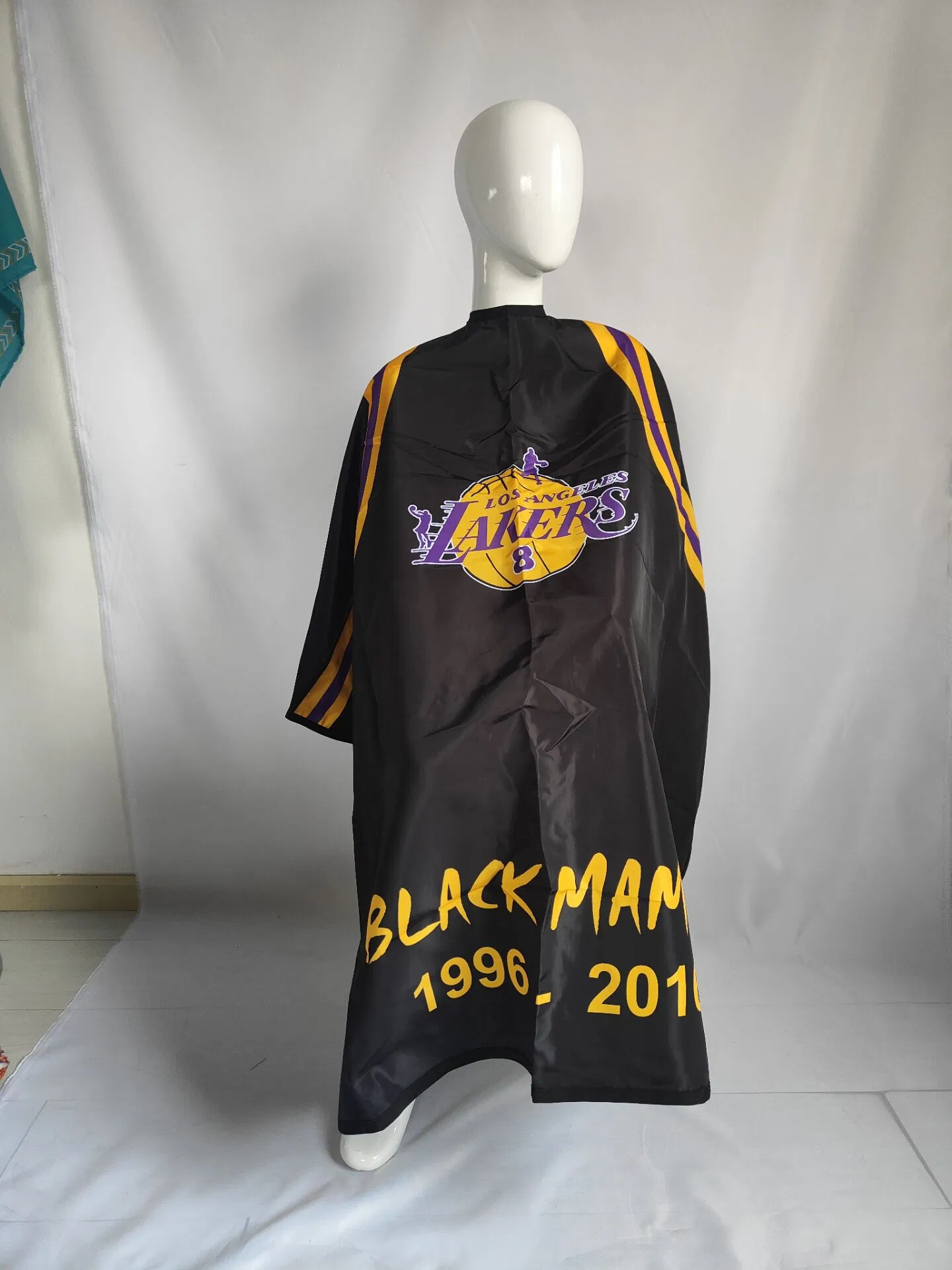 Непромокаемый парикмахерский фартук Lakers Black Mamba