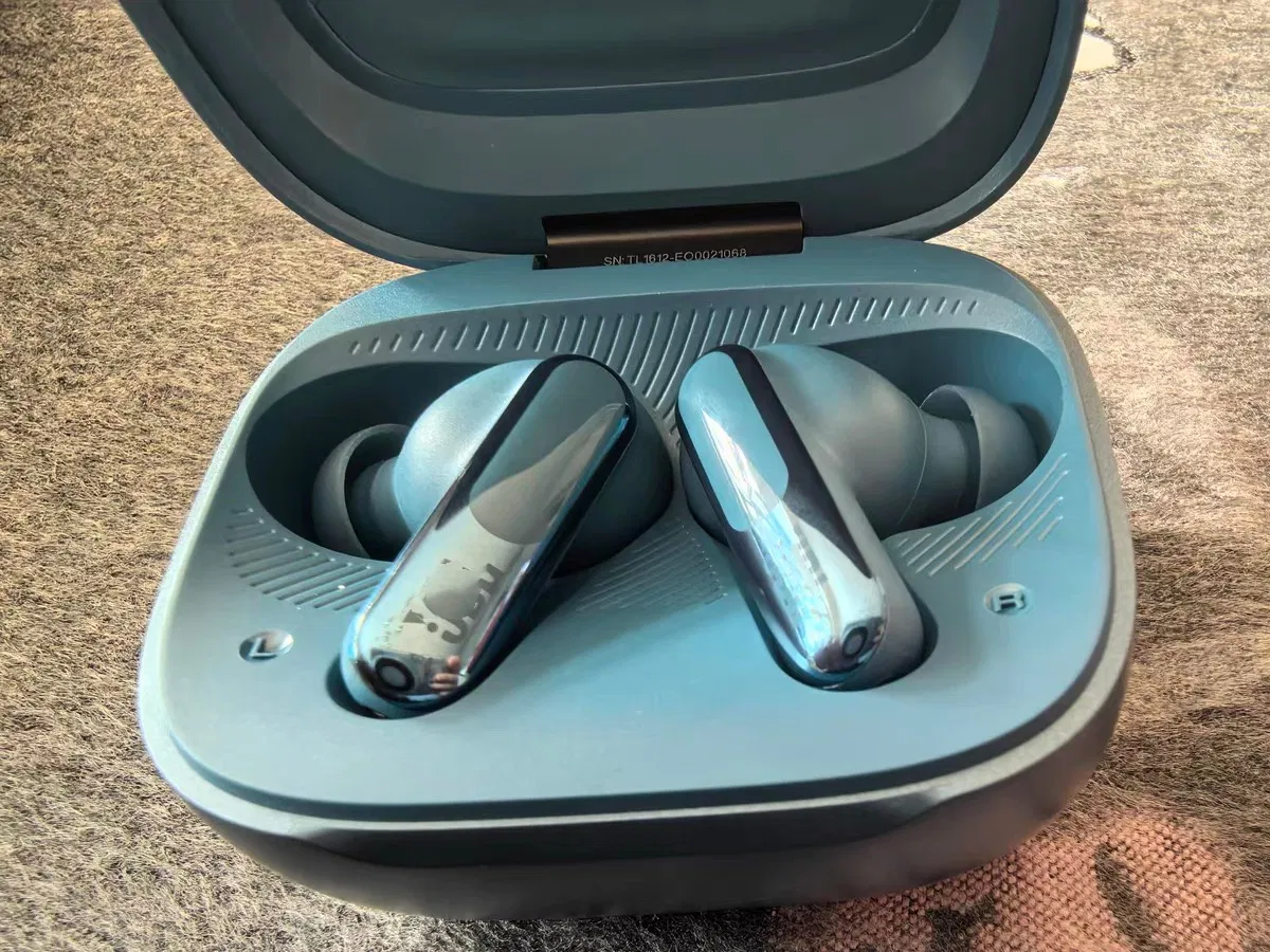 Live Beam3 Wireless Bluetooth Earphone Tws Sport Headset