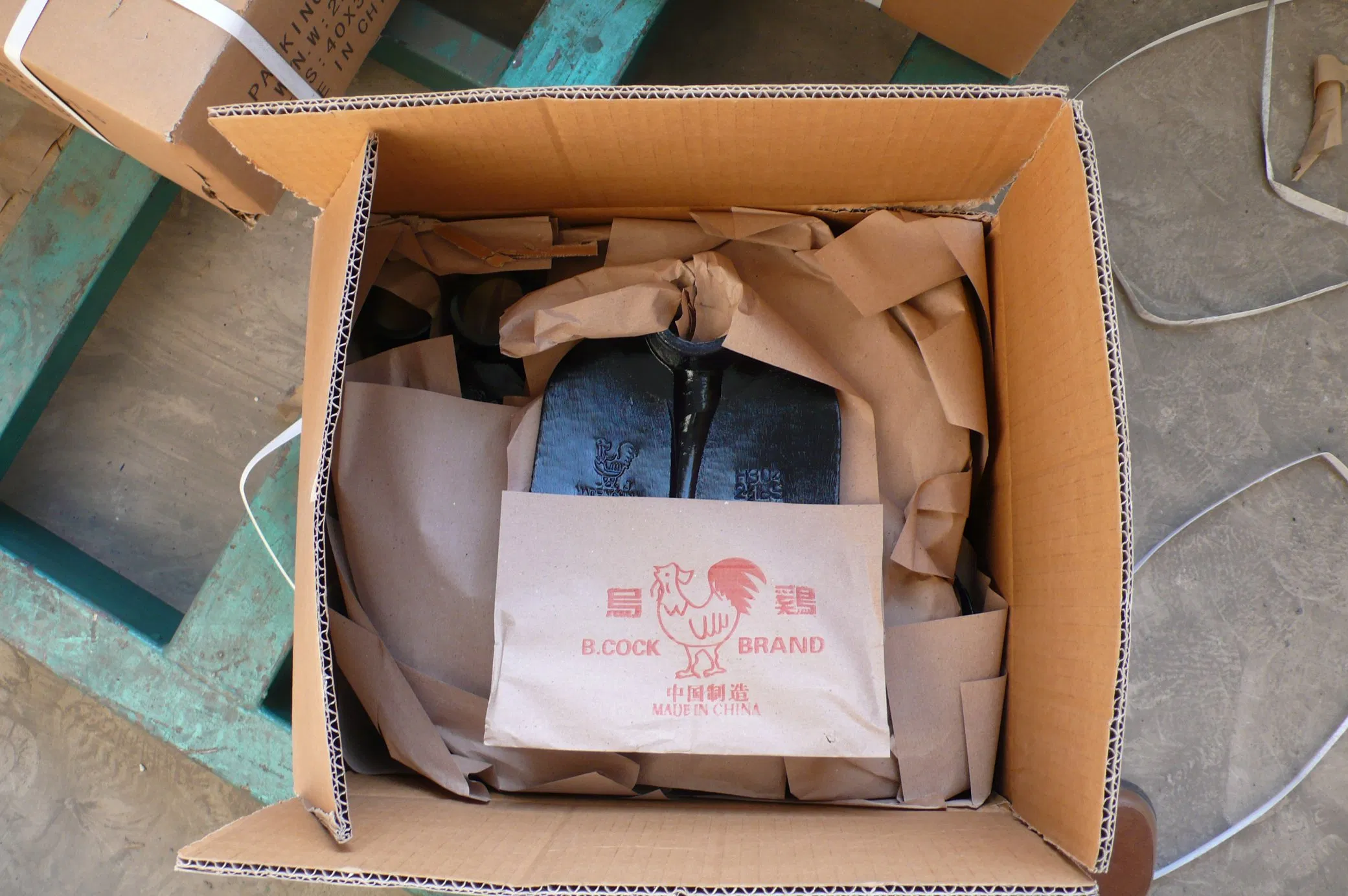 Hot Sell Multipurpose Carbon Steel Garden Digging Weeding Seeding Turning Soil Hoe