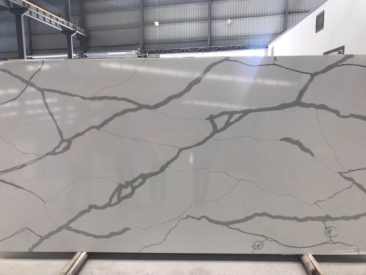 Calacatta Artificial Quartz Stone Polished Slab for Countertop Vanity Top