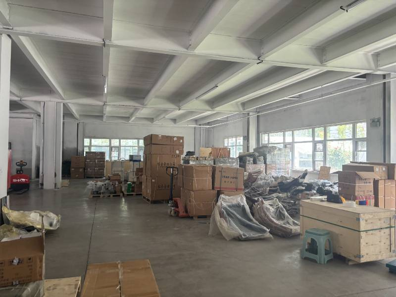 Коллектор впускной DZ97259190400 для грузовиков