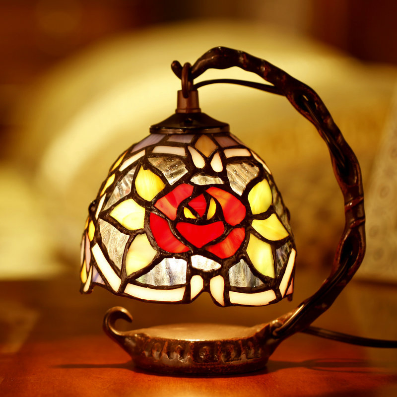 New Design Tiffany Style Table Lamp Desktop Night Light for Decoration