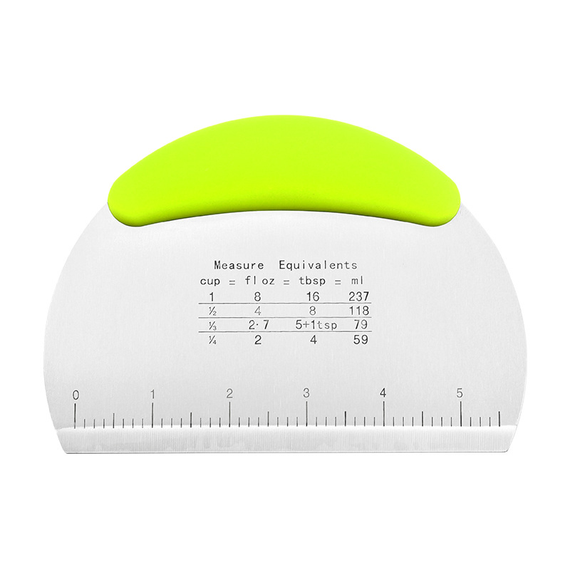 Многофункциональный скребок для теста с линейкой