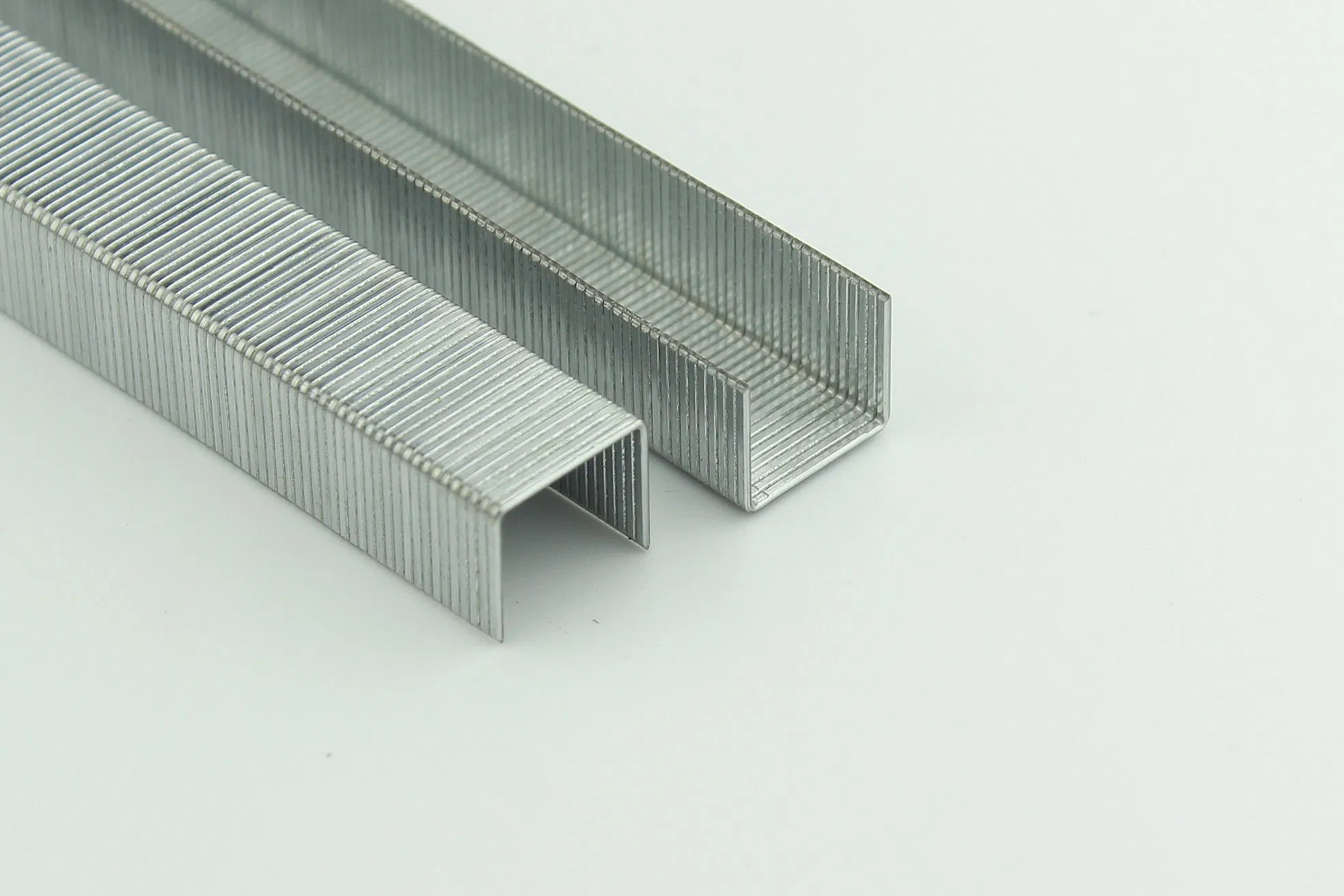 Скобы оцинкованные 22 Ga 10f для обивки и картона