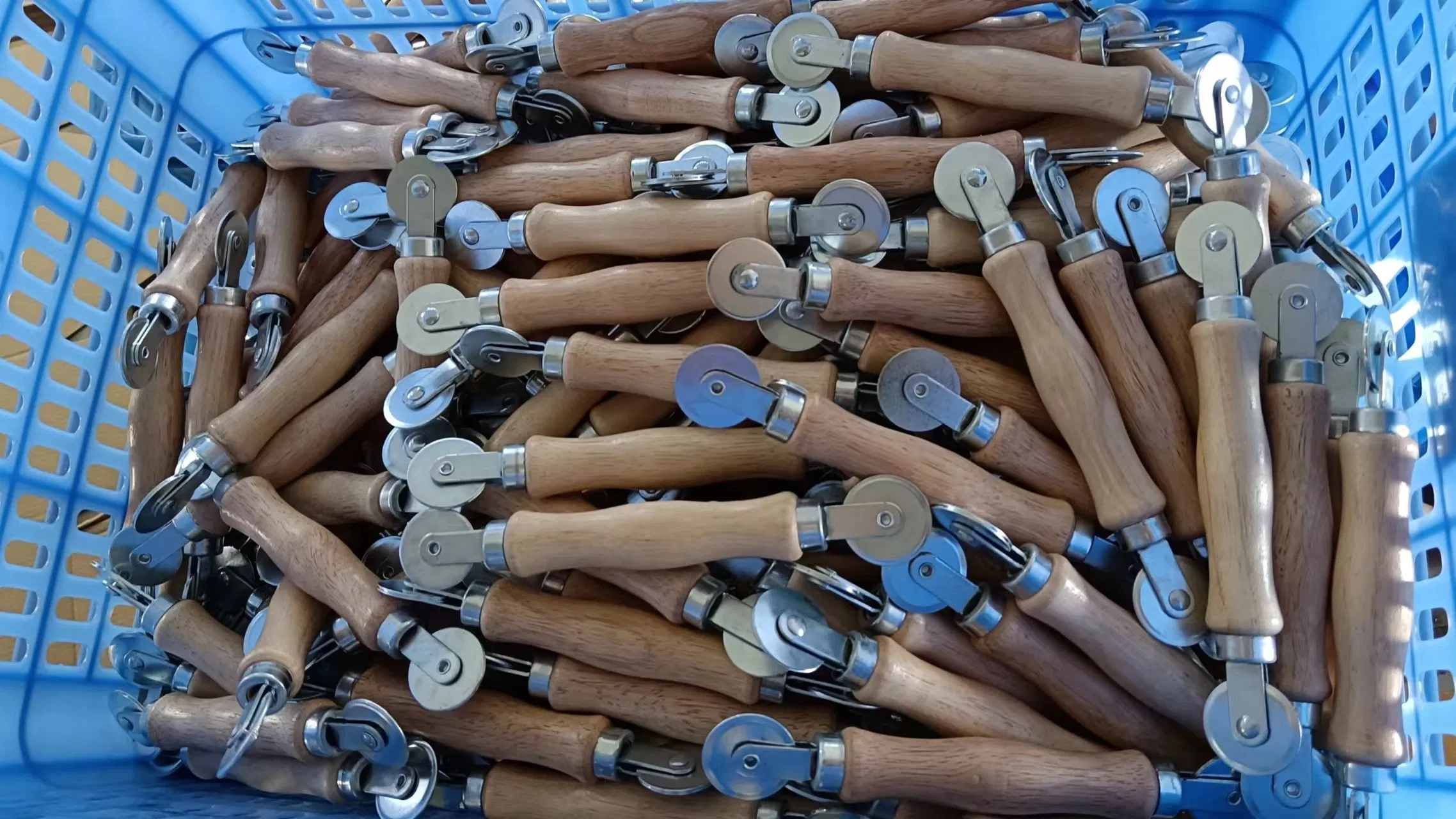 Door Screens Spline Roller with Wood Handle & Steel- Wheels Screen Rolling Tool Kit