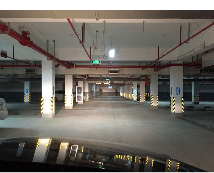 Right Angle Reflective Rubber Corner Wall Guard Protector