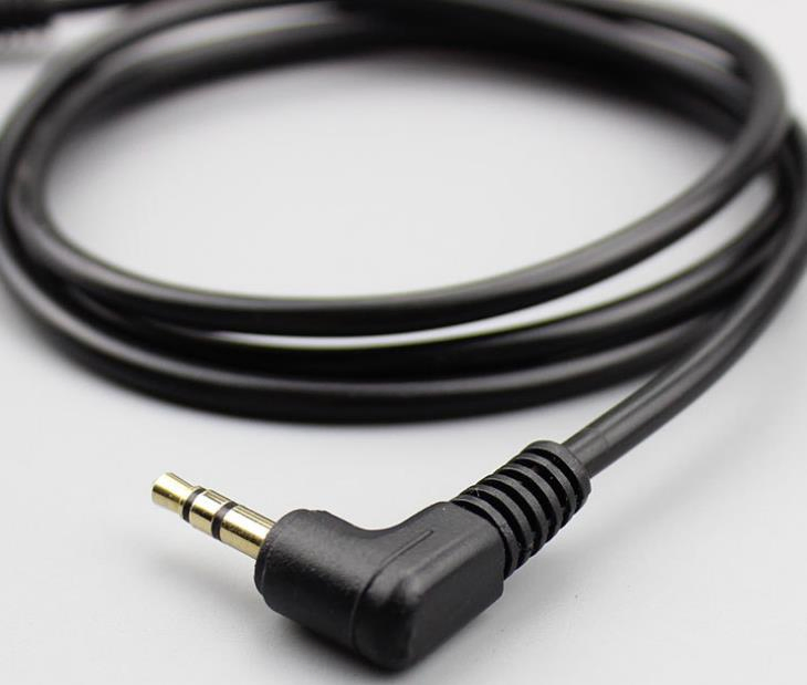 Угловой аудиокабель 3.5 мм - 3.5 мм