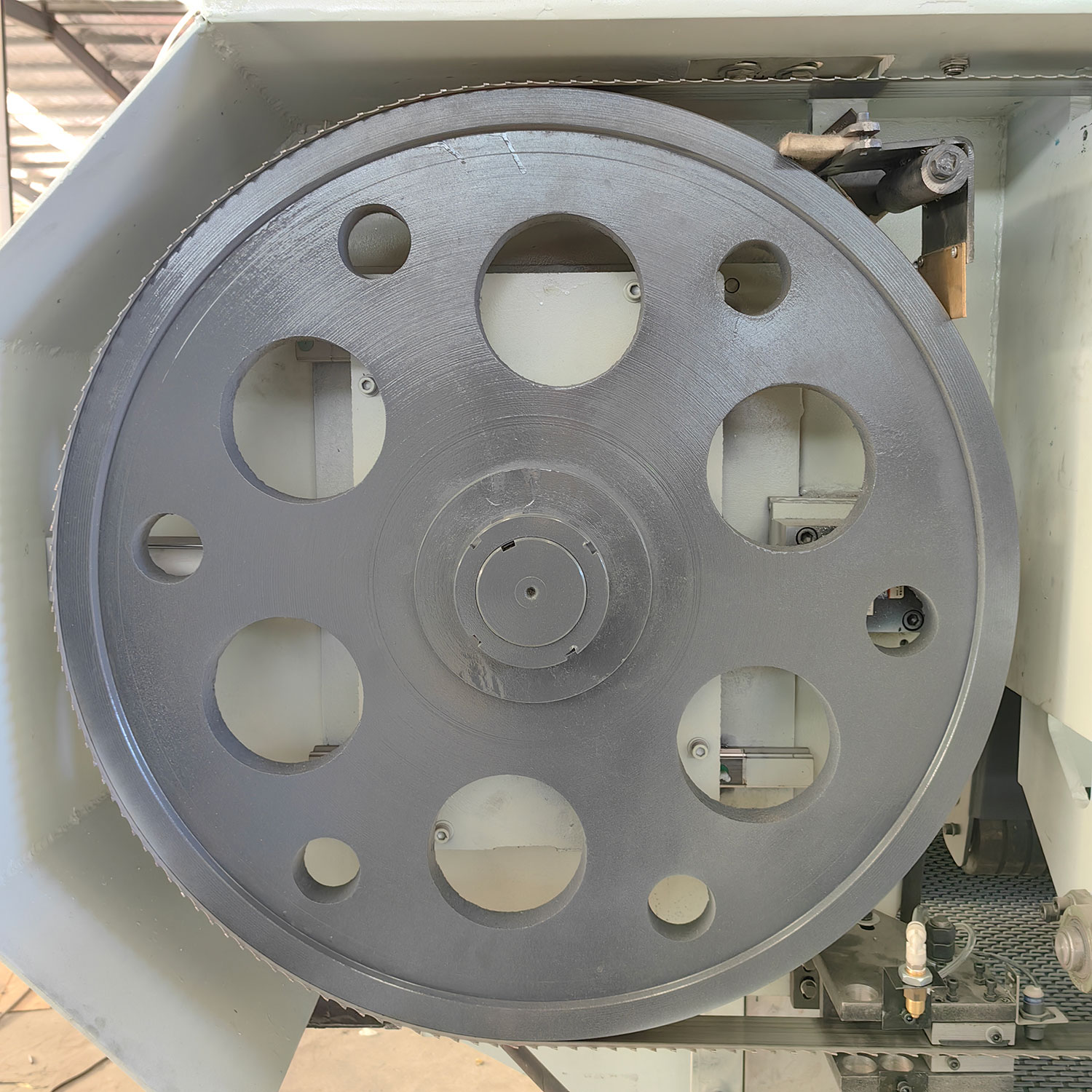 Пилорама ленточная горизонтальная портативная многопильная 2-6 пил