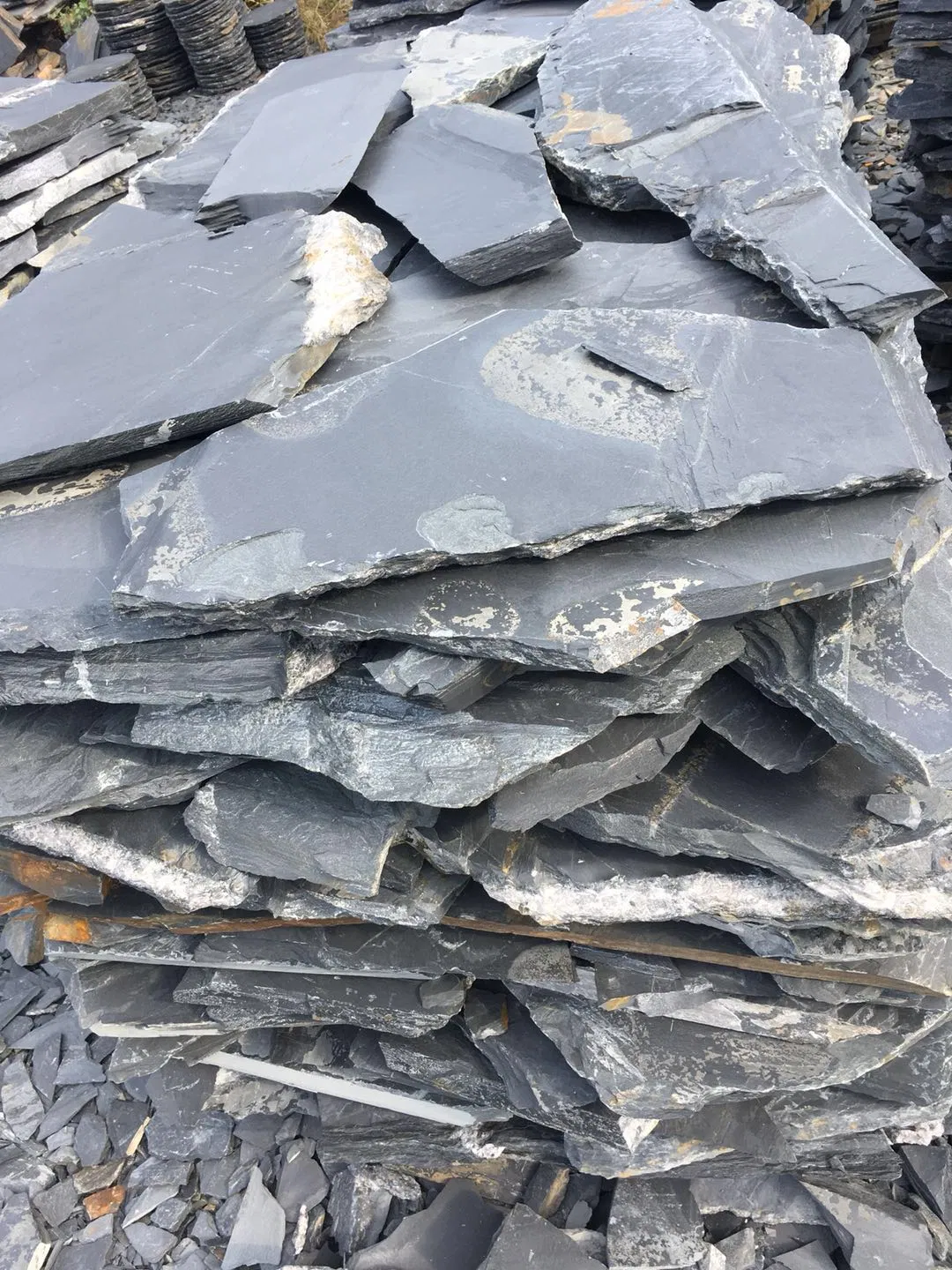 Irregular Shape Rusty Black Grey Slate Tile