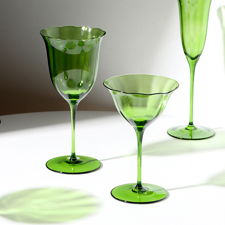 Винтажные хрустальные бокалы для вина с цветочным узором