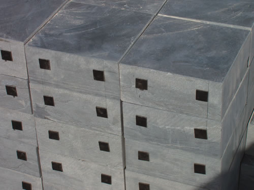 Lime Stone /Black Paving Stone