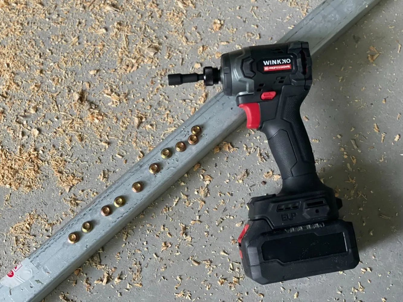 High-Power Cordless Screwdriver for Molding and Assembly Tasks