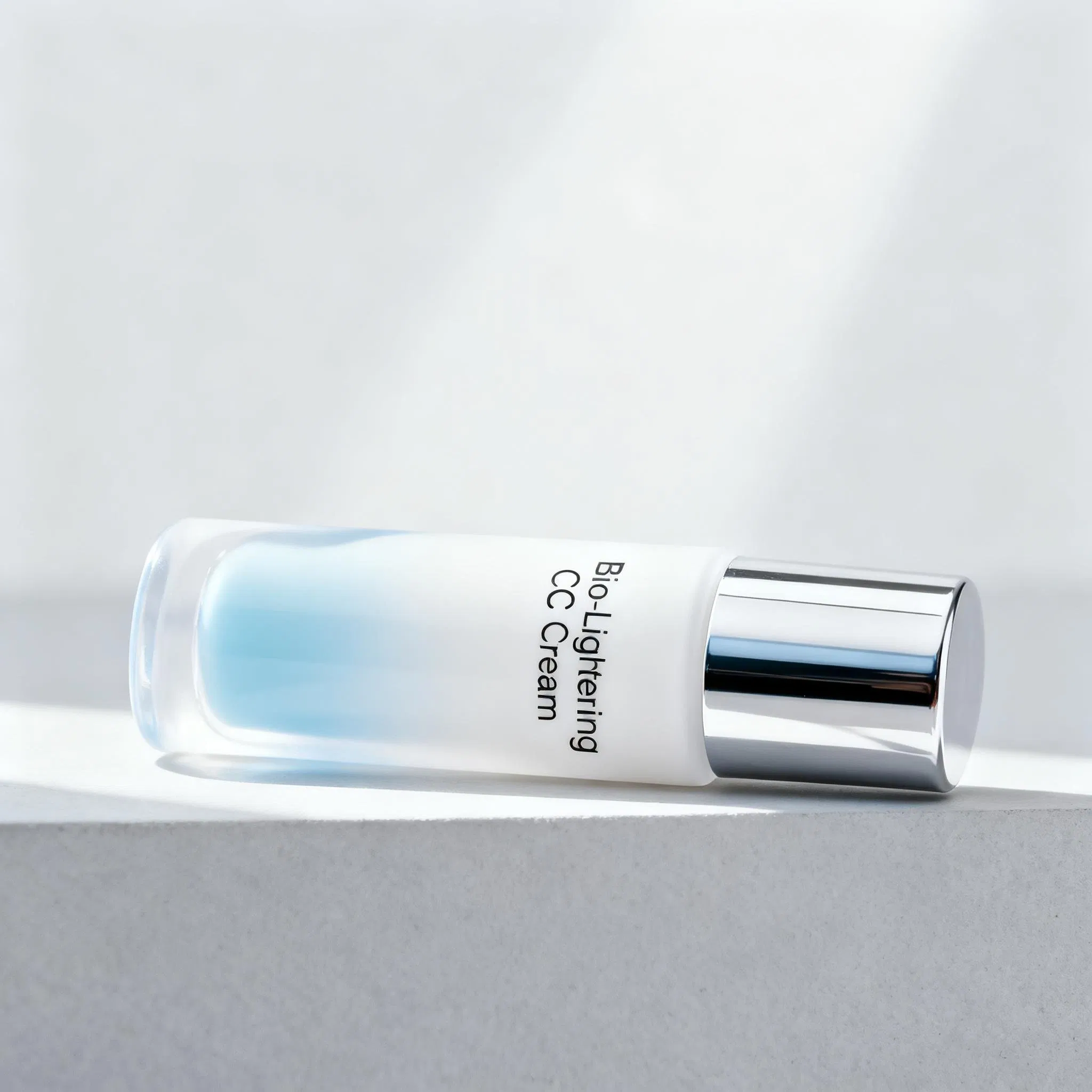 Multi-Benefit Color Uniforming and Sunscreen Makeup with Lotus Extract for Time-Saving Application