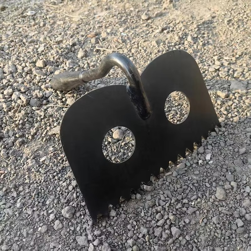 High Quality Carbon Steel Hoe Head with Wooden Handle Garden Serrated Hoe