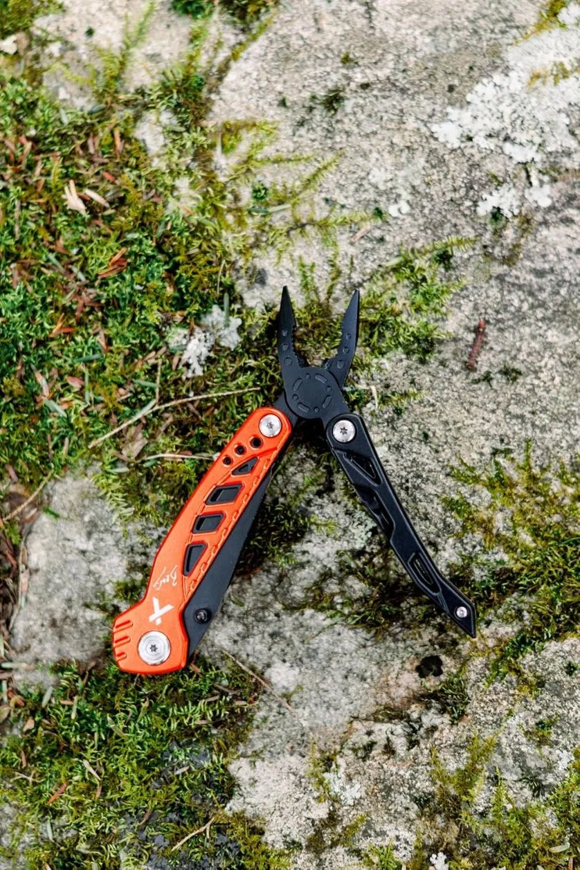 Utility Tool by Bear Grylls, Multitool Pocket Knife for Camping, Hiking, EDC and Survival, with Bottle & Can Opener, Pliers, Screwdriver