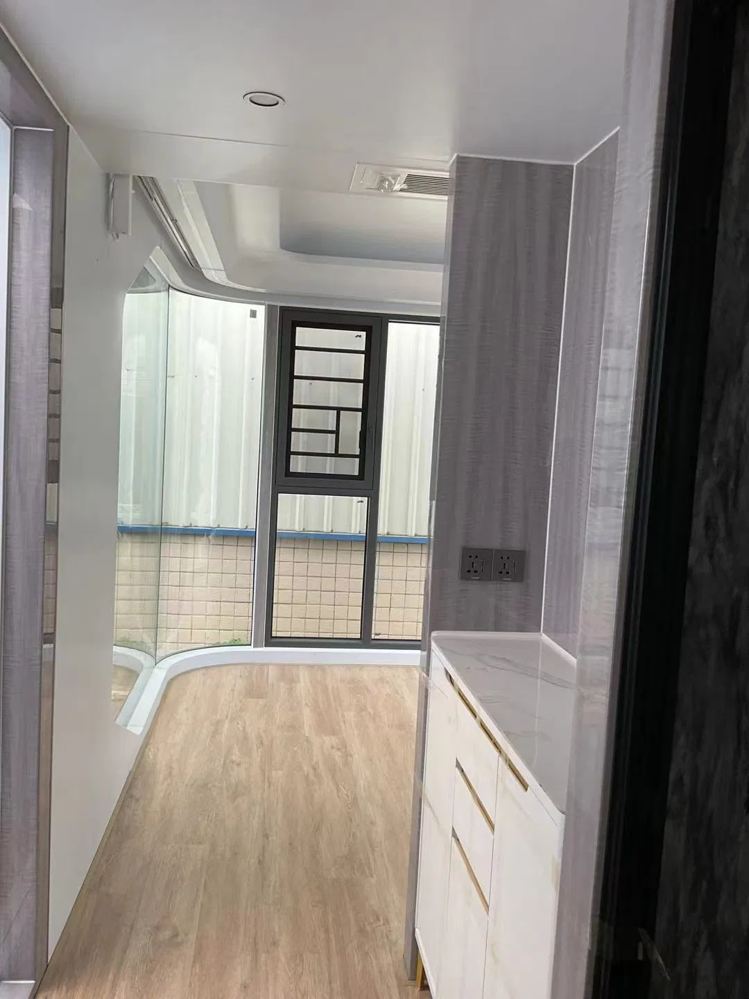 Luxury Modern Outdoor Portable Mobile Camping Space Capsule Resort Hotel Tiny House