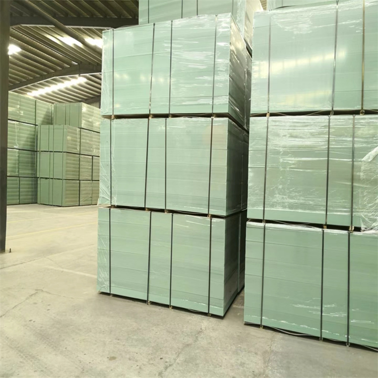 E1 Green Waterproof MDF Board Door Core Melamine Hmr MDF
