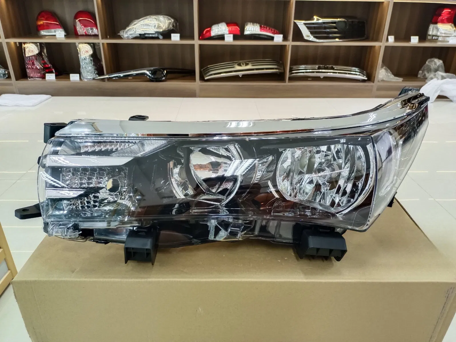 Фара головного света для Toyota Corolla 2014 (Ближний/Дальний)