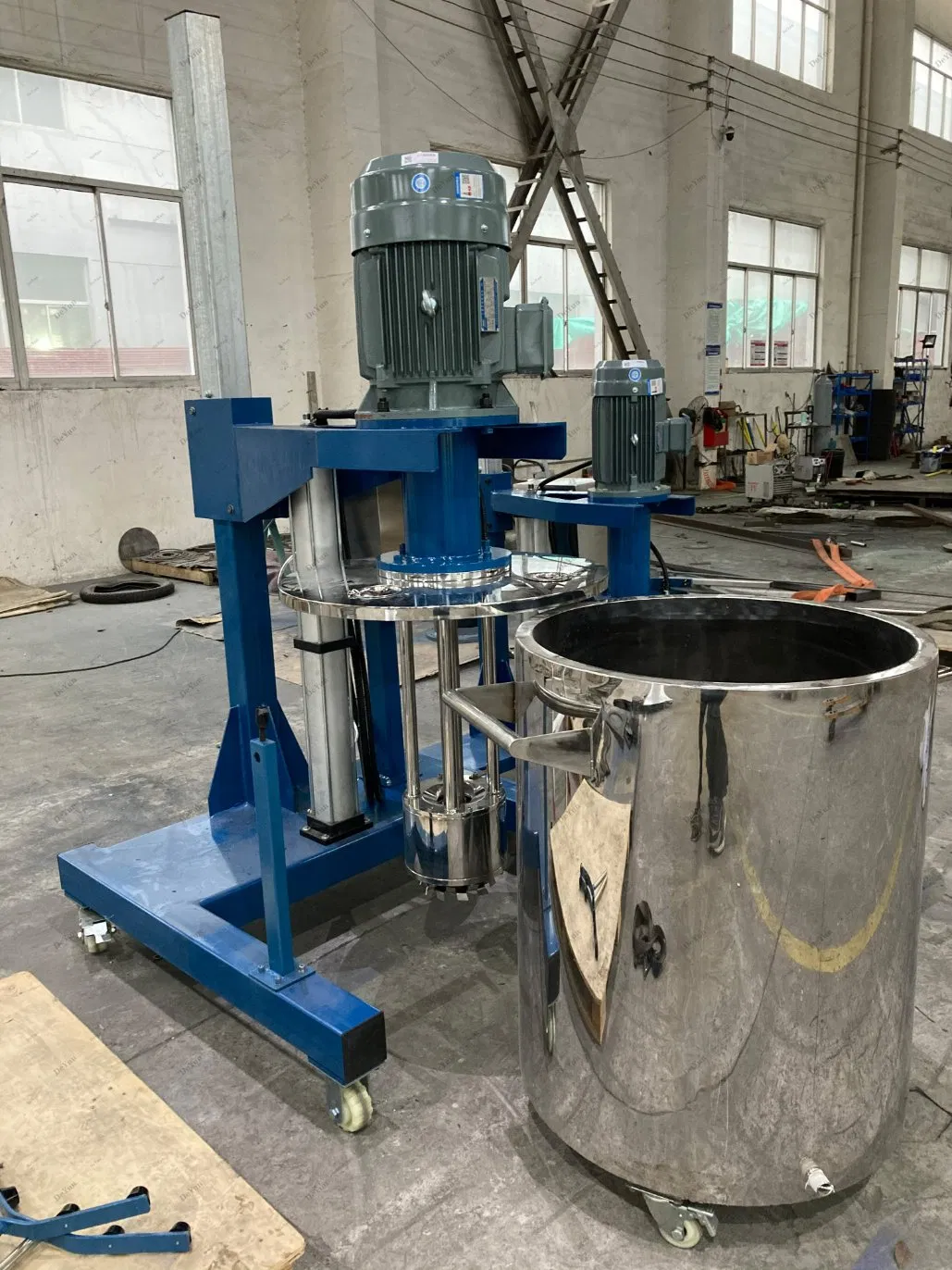 Pneumatic Lifting Basket Mill Machine Paint Basket Type Sand Mill with Tank