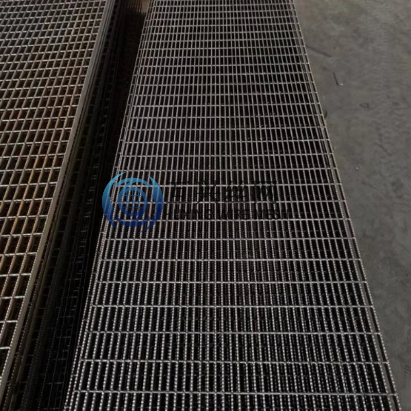 Heavy Duty Metal Trench Drain Cover Floor Grate Industrial Walkways Steel Mesh Grid Tooth Welded Galvanized Bar Grating