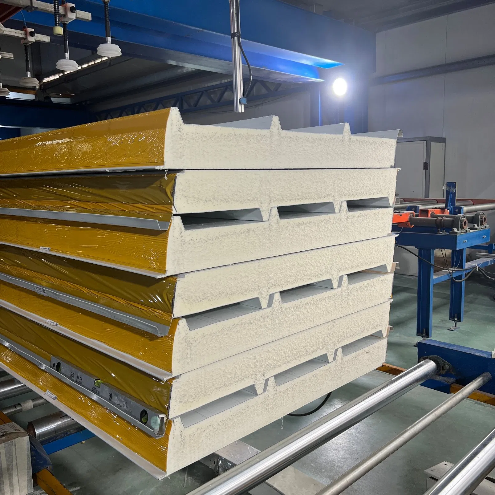 High Quality 30/40/50/75/100/120/150mm Wall and Roof EPS/Rockwool/PU/PIR Insulated Sandwich Panel