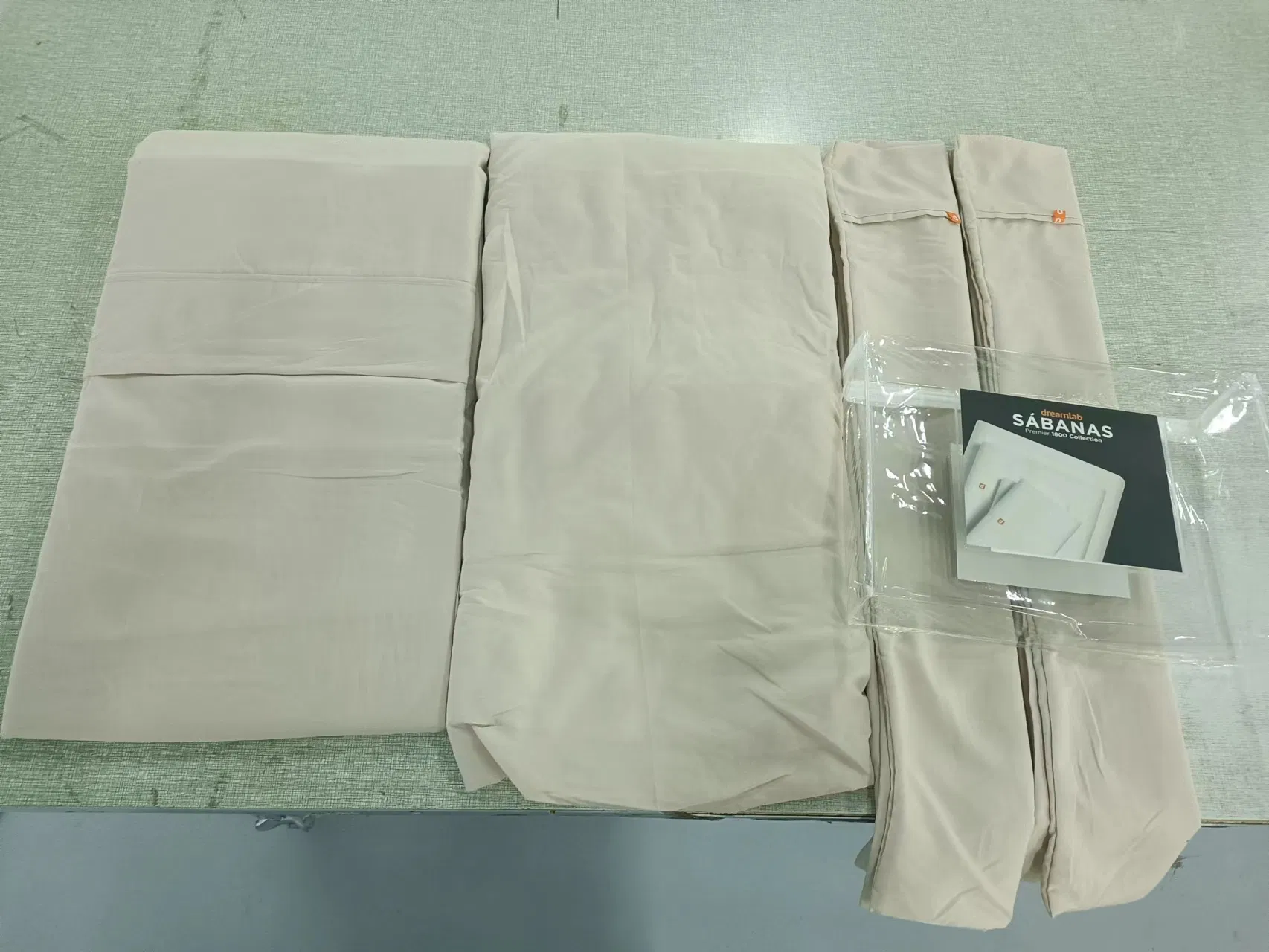 Ultralight Microfiber Bed Sheet Set with Close Fitting Pillow Case