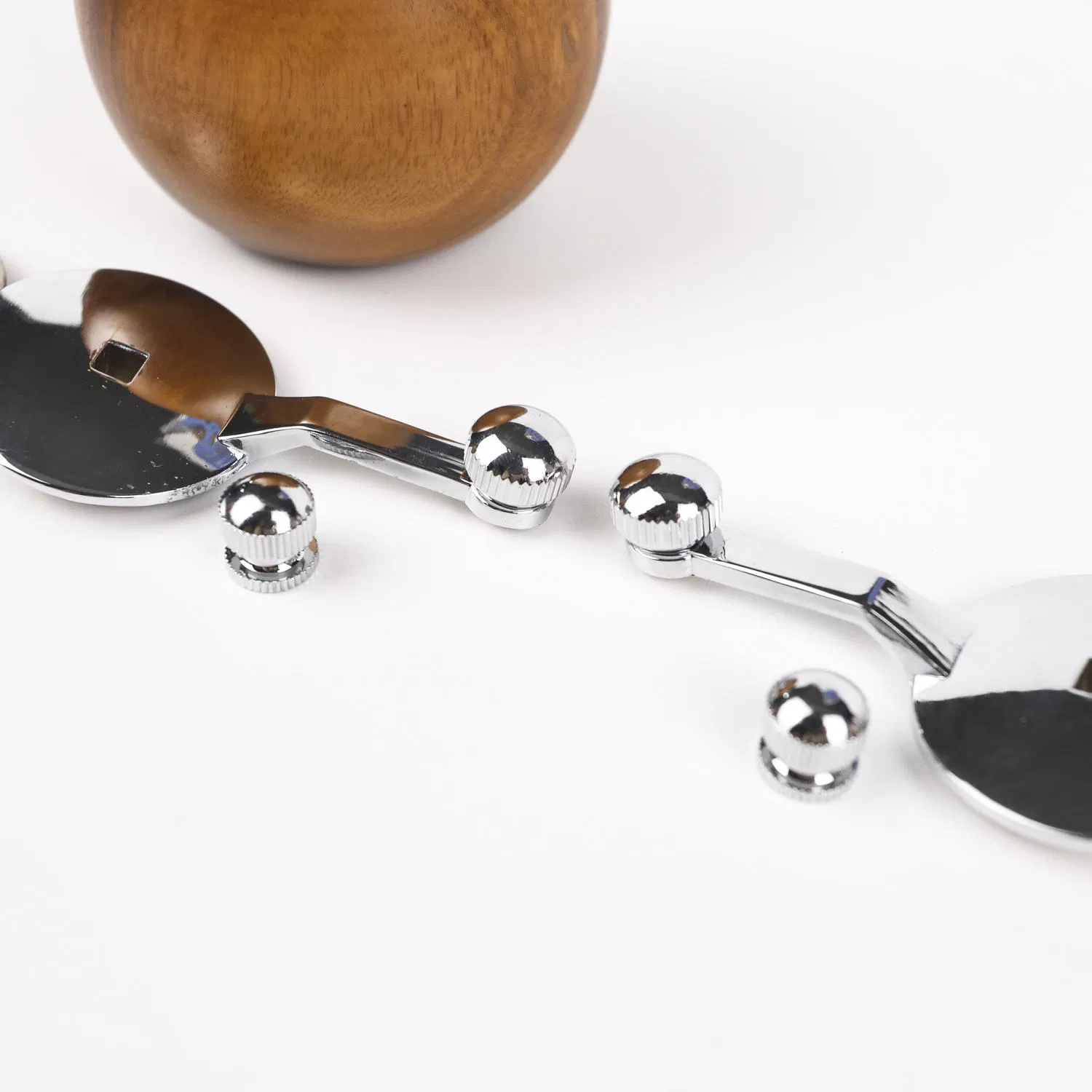 Ручная мельница для соли и перца из акации