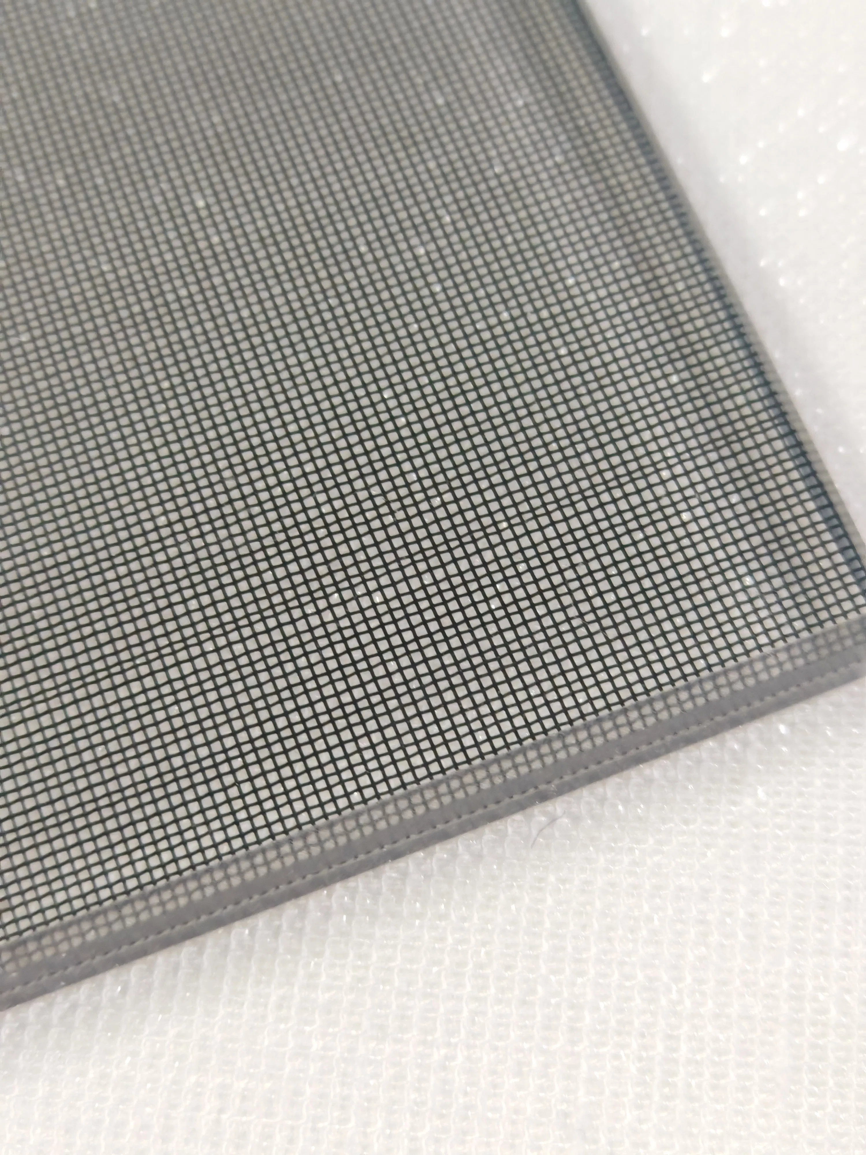 High-Quality Laminated Glass with Unique Artistic Fabric Touch