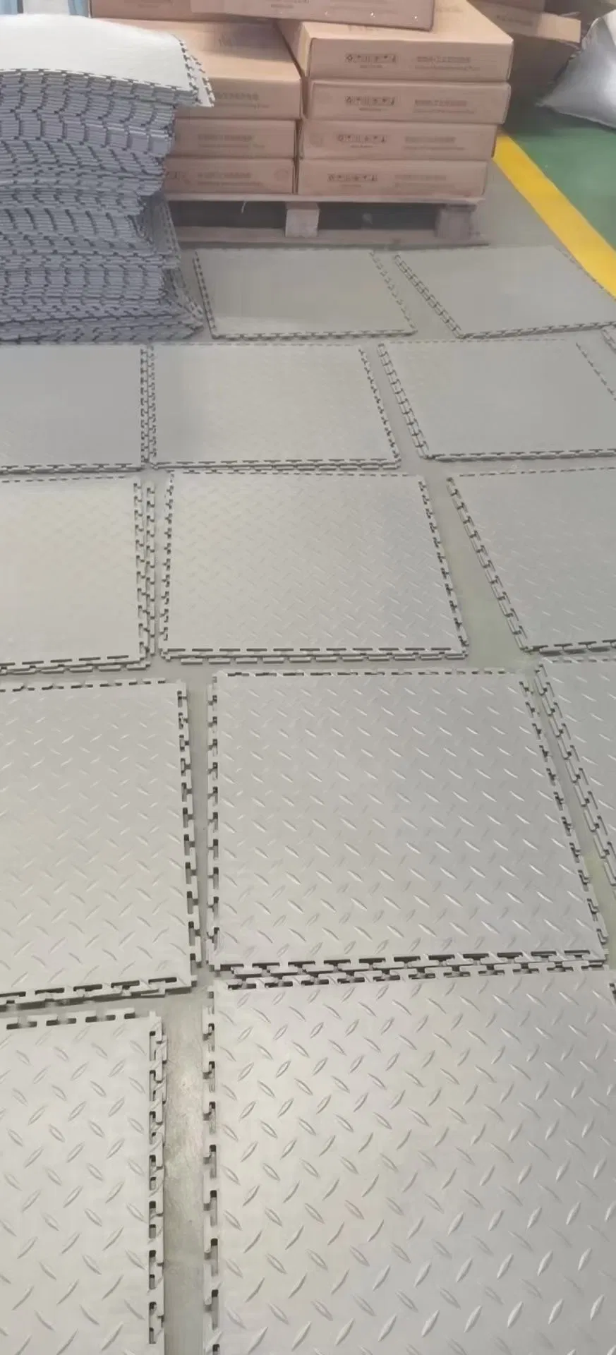 Пластиковая плитка для пола 500x500 мм, зеленая