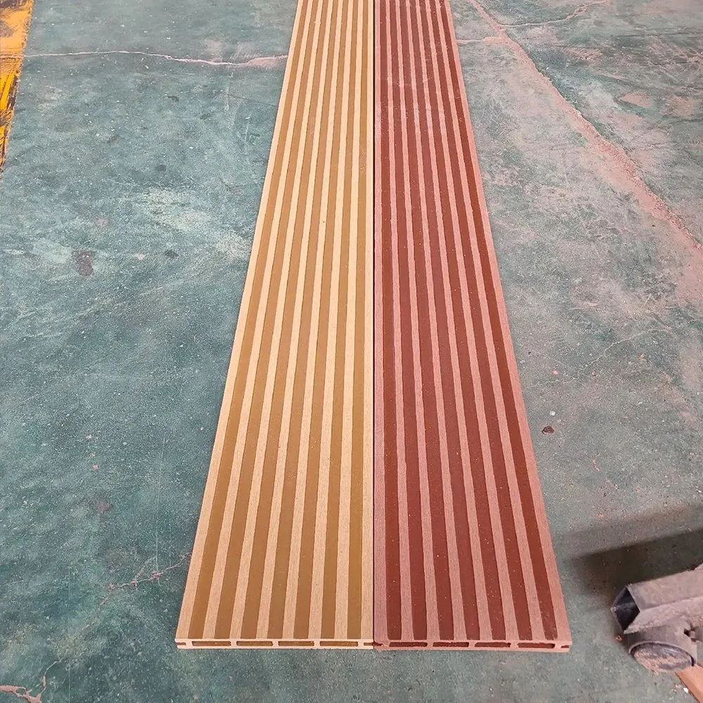 Factory Supply Various Size WPC Board Wood Composite Decking for Outdoor Garden