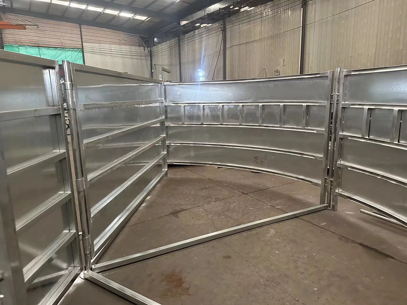 Heavy-Duty Revolving Cattle Sweep for Streamlined Herd Management