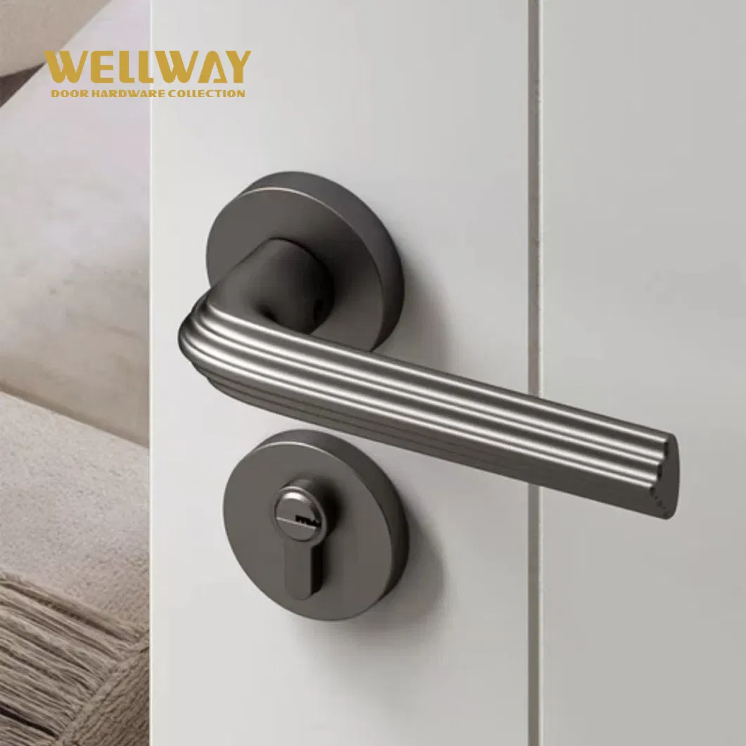 Elegant European Zinc Alloy Lever Door Handle with Sculpted Grooved Grip for Interior Wooden Door at Factory Price