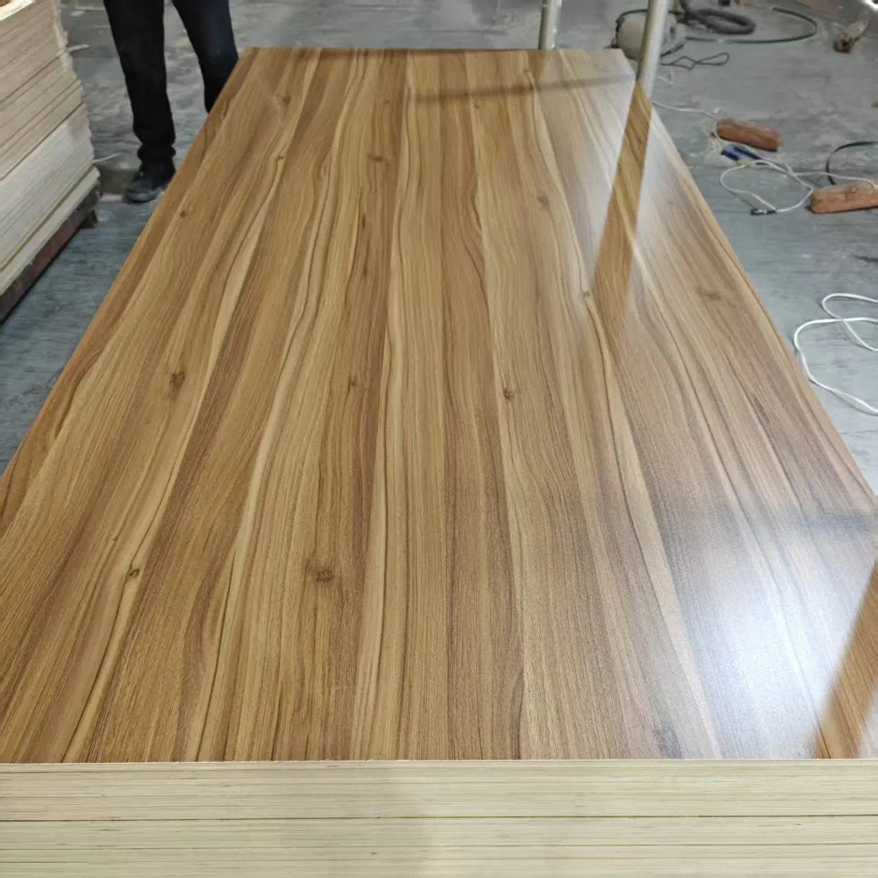 Березовая фанера с меламиновой пленкой 1220x2440x18мм E0/E1/E2